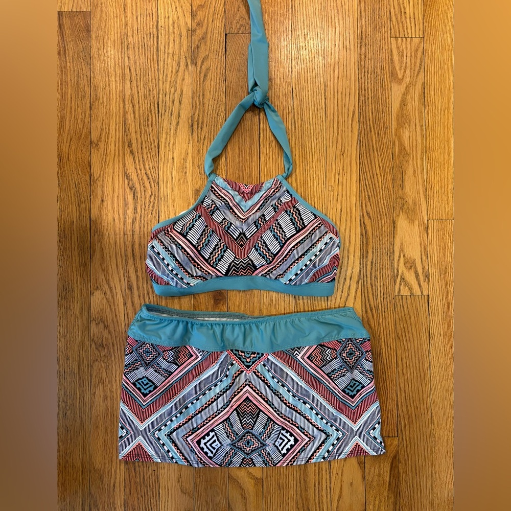 Two piece tankini. Size small. Perfect for summer!